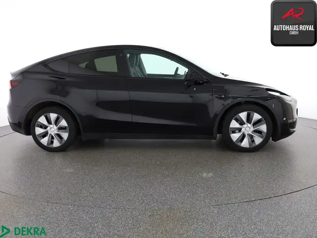 Tesla Model Y view 6