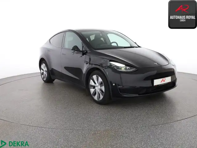 Tesla Model Y view 7