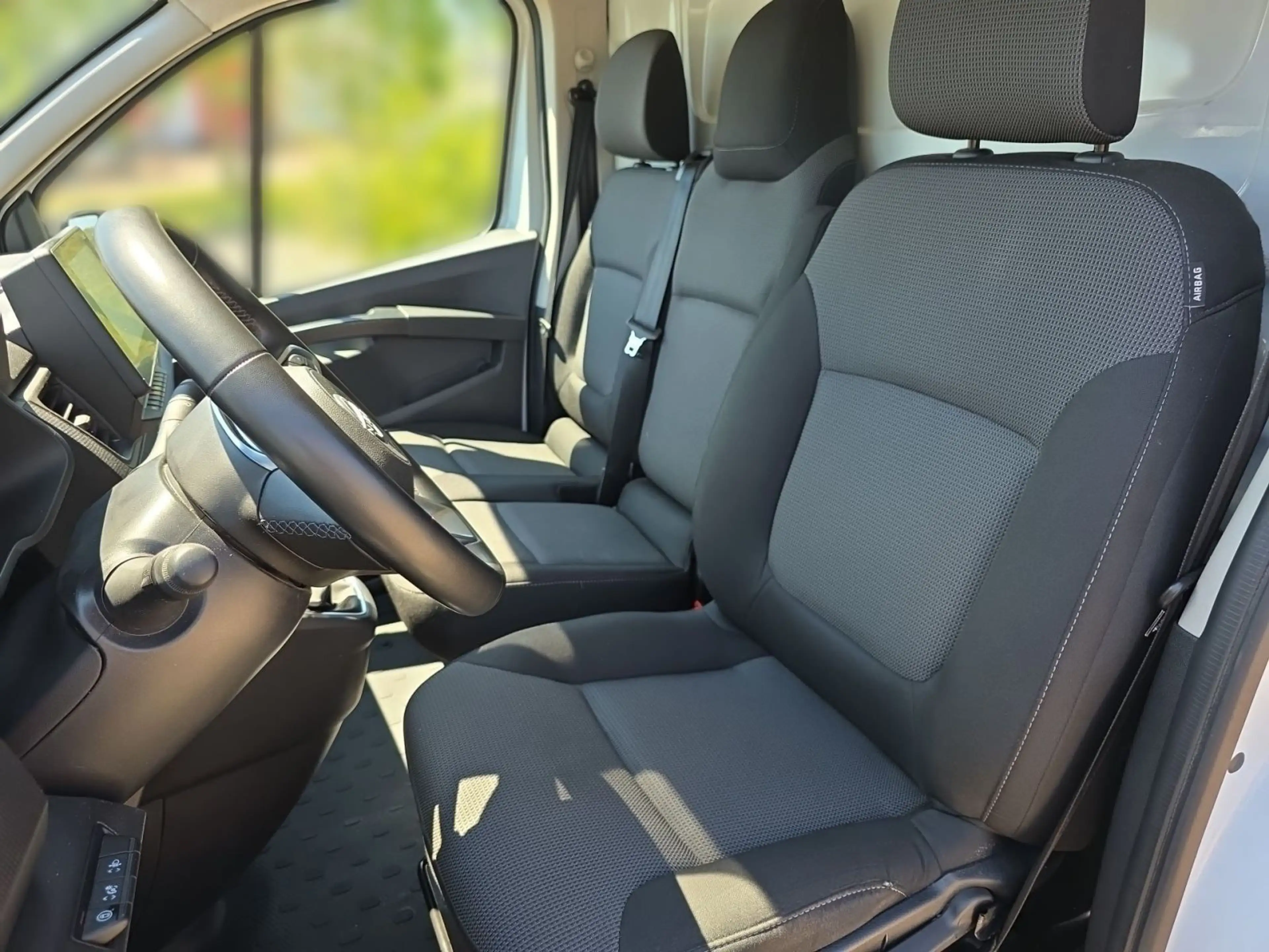 Nissan Primastar Kasten L2H1 3,0t dci 130 MT N-Connecta — photo 11