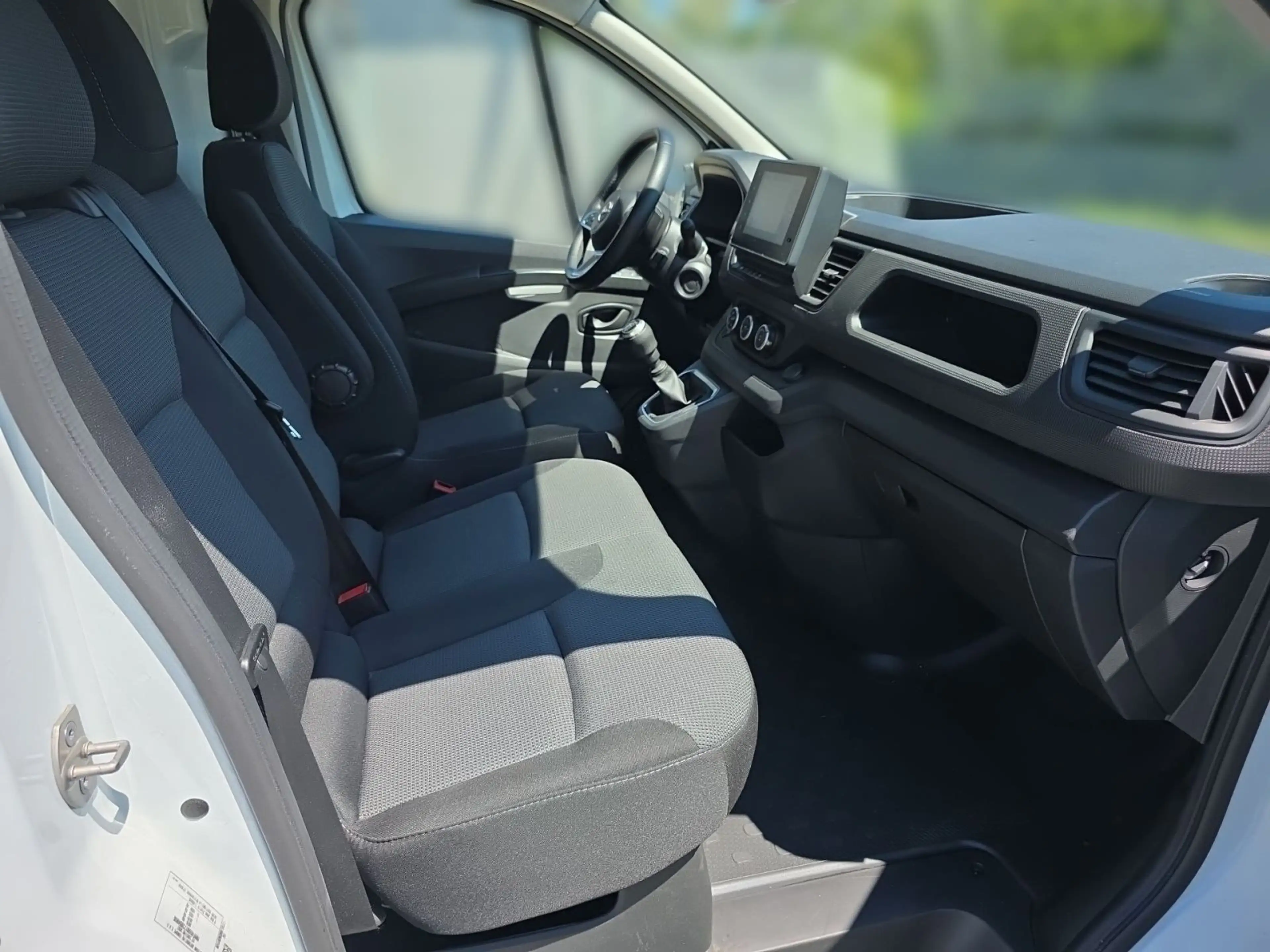 Nissan Primastar Kasten L2H1 3,0t dci 130 MT N-Connecta — photo 12