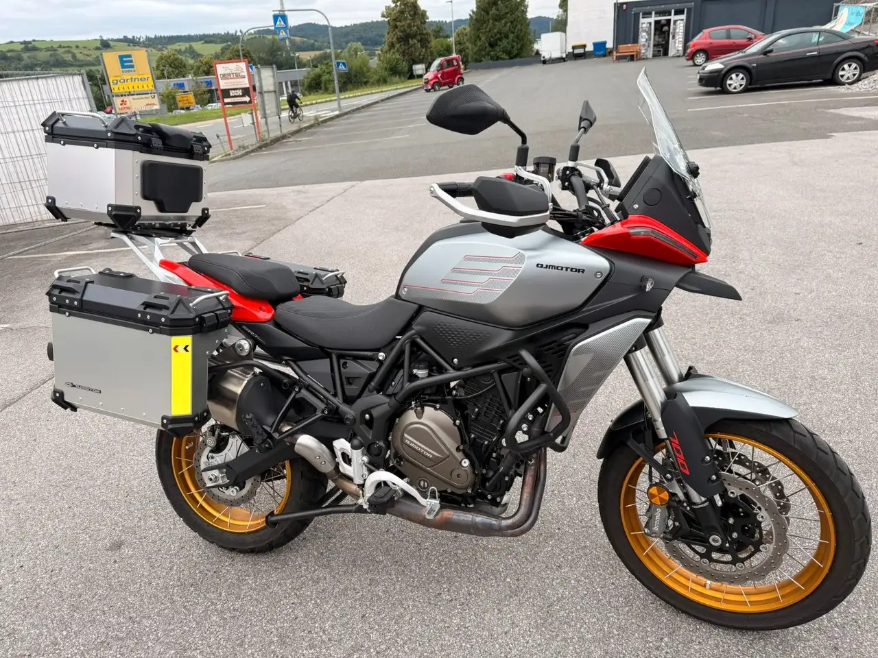 QJ Motor SRT 700 SX