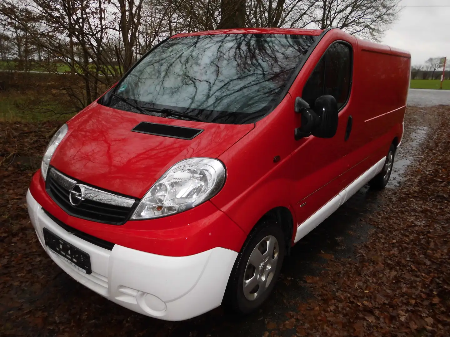 Opel Vivaro lang Rot - 1