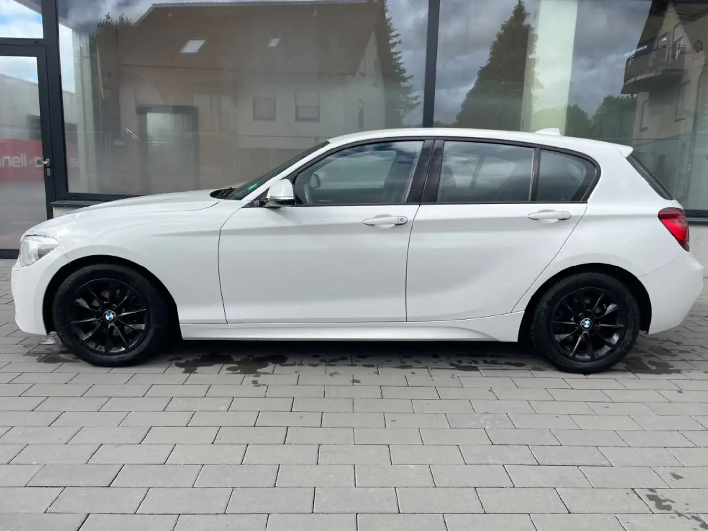 BMW 118 d Klima Sitzh. Navigation M Paket HU 12/26 Blanc - 2