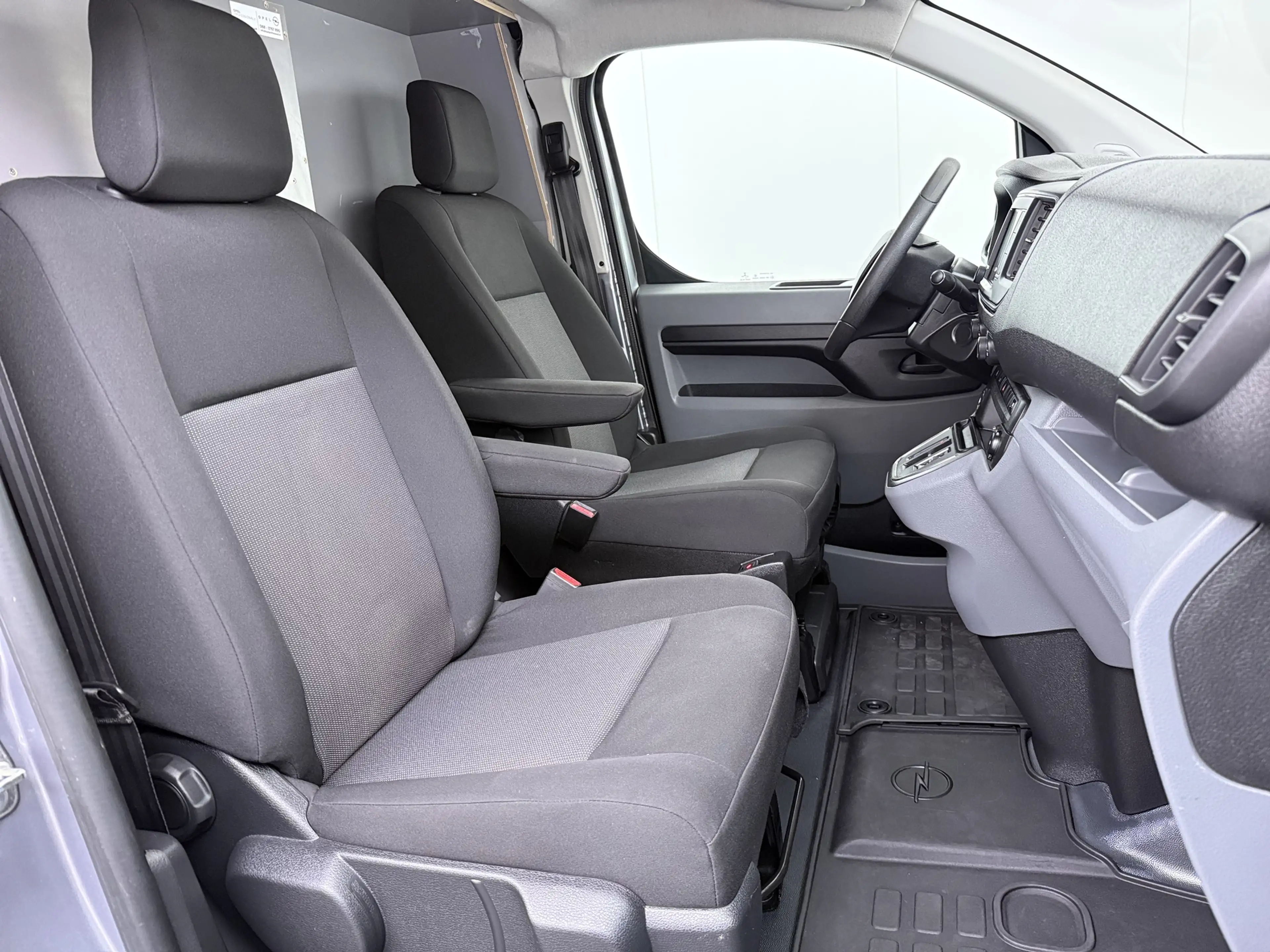 Opel Vivaro-e L2H1 Edition 75kWh Automaat Navi 360°Camera Airco — photo 13