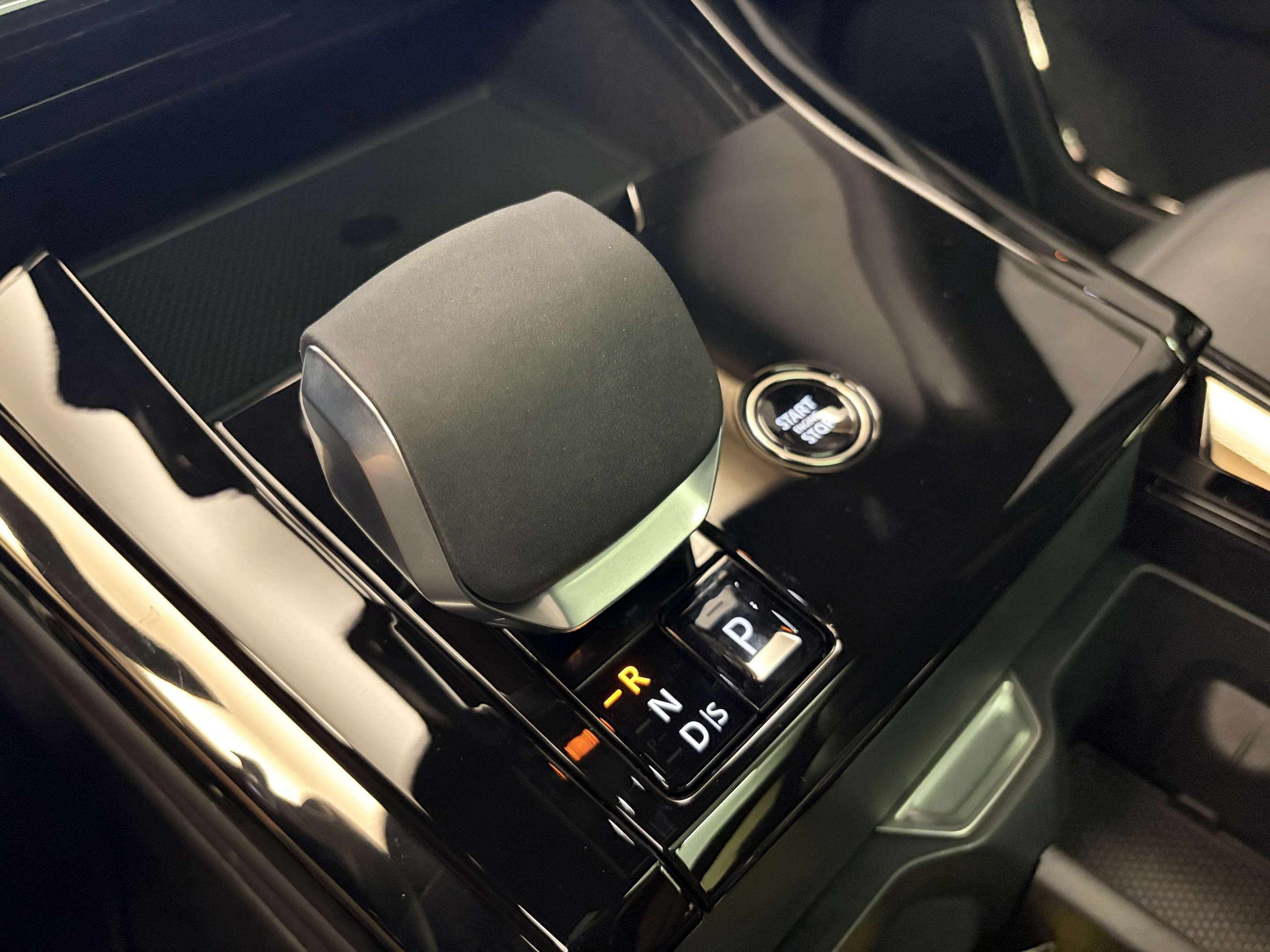2026 Land Rover Range Rover Sport Dynamic SE thumb 16