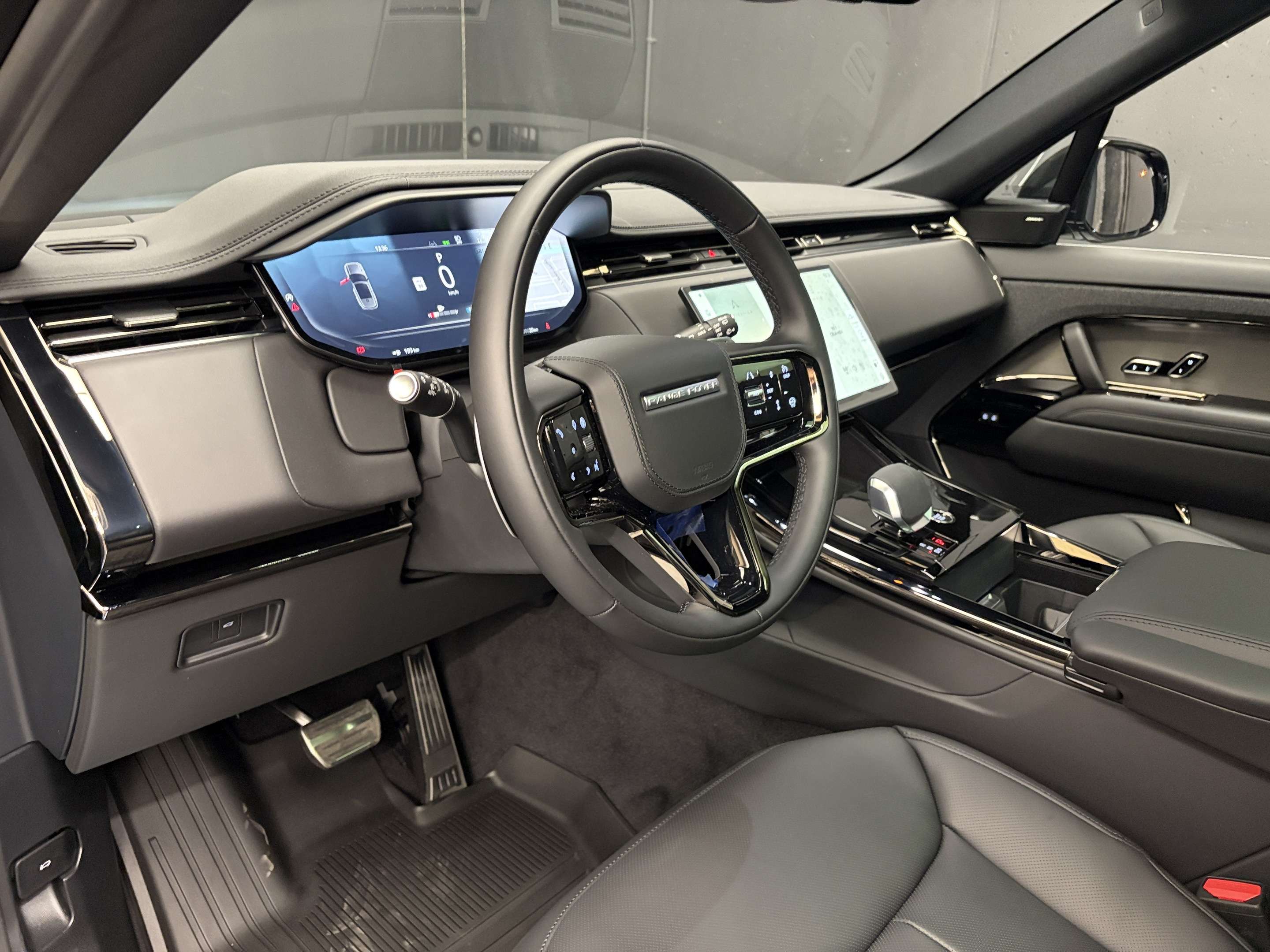2026 Land Rover Range Rover Sport Dynamic SE thumb 7