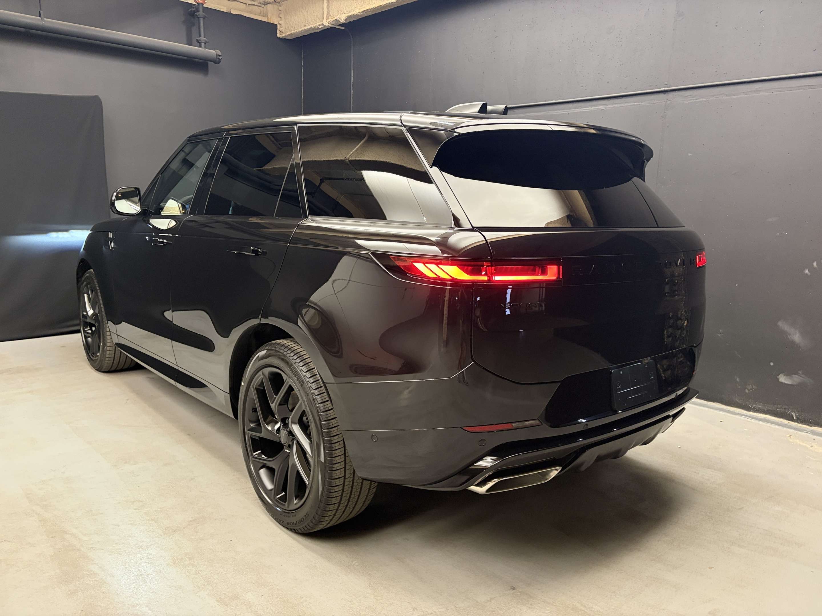 2026 Land Rover Range Rover Sport Dynamic SE alt 5