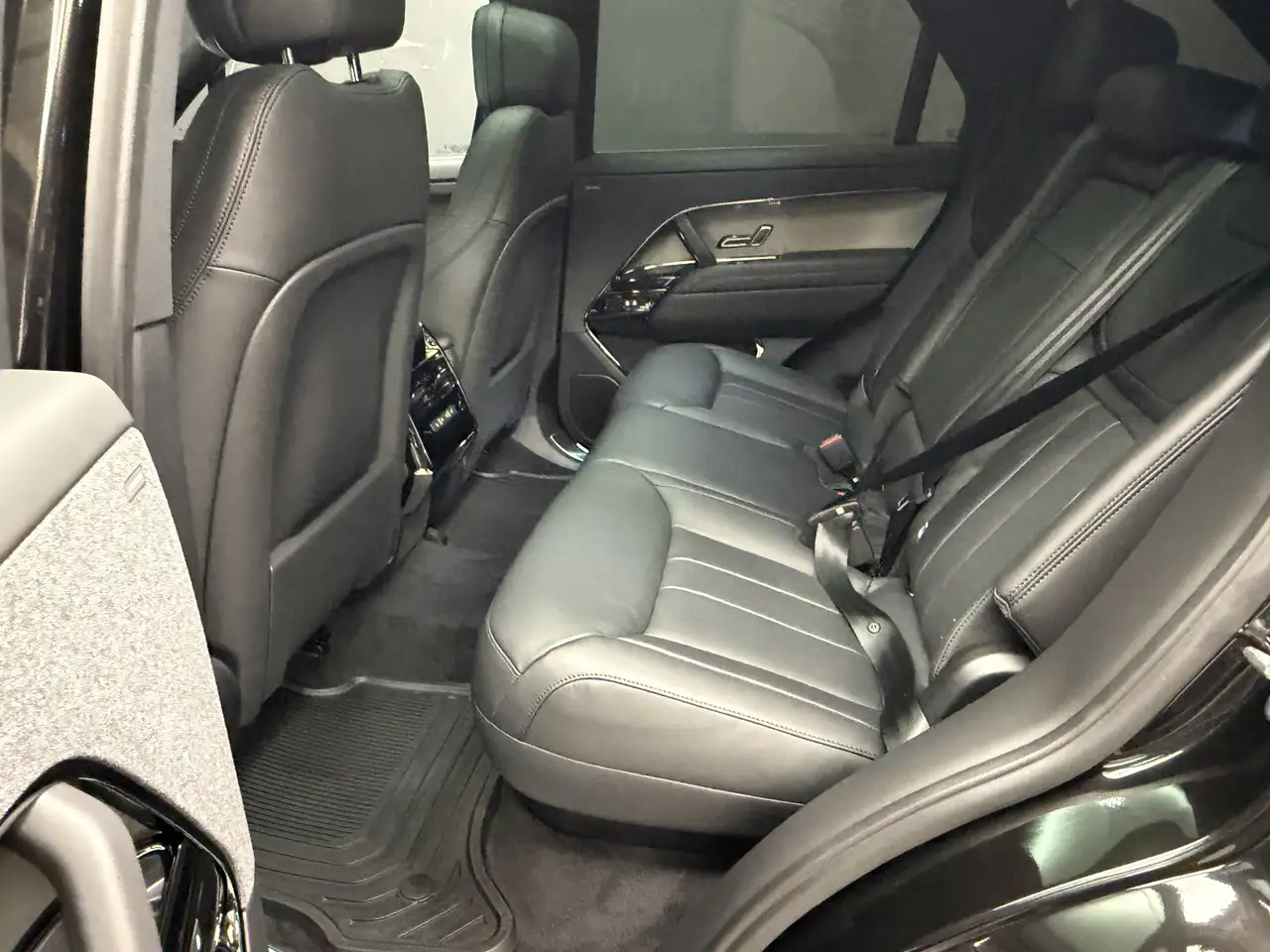 Land Rover Range Rover Sport снимка Land Rover Range Rover Sport