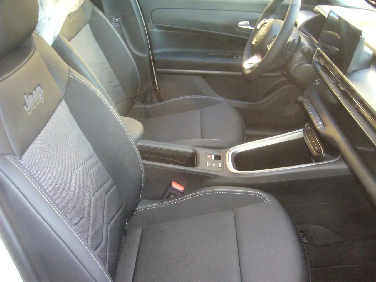 Jeep Avenger 1.2 Turbo 110 CV MHEV Altitude Vettura Nuova Km0, миниатюра 2