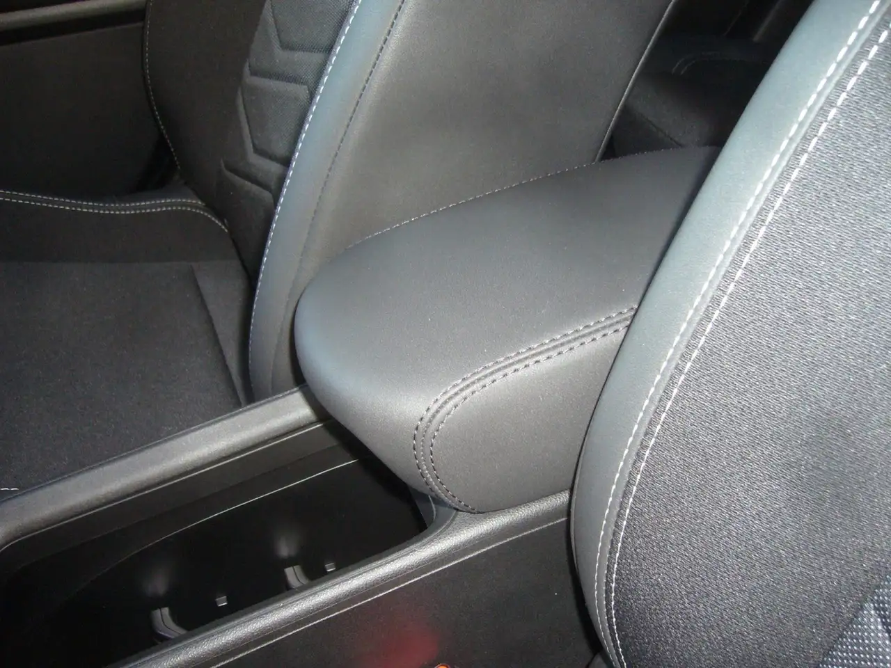 Jeep Avenger 1.2 Turbo 110 CV MHEV Altitude Vettura Nuova Km0, миниатюра 15