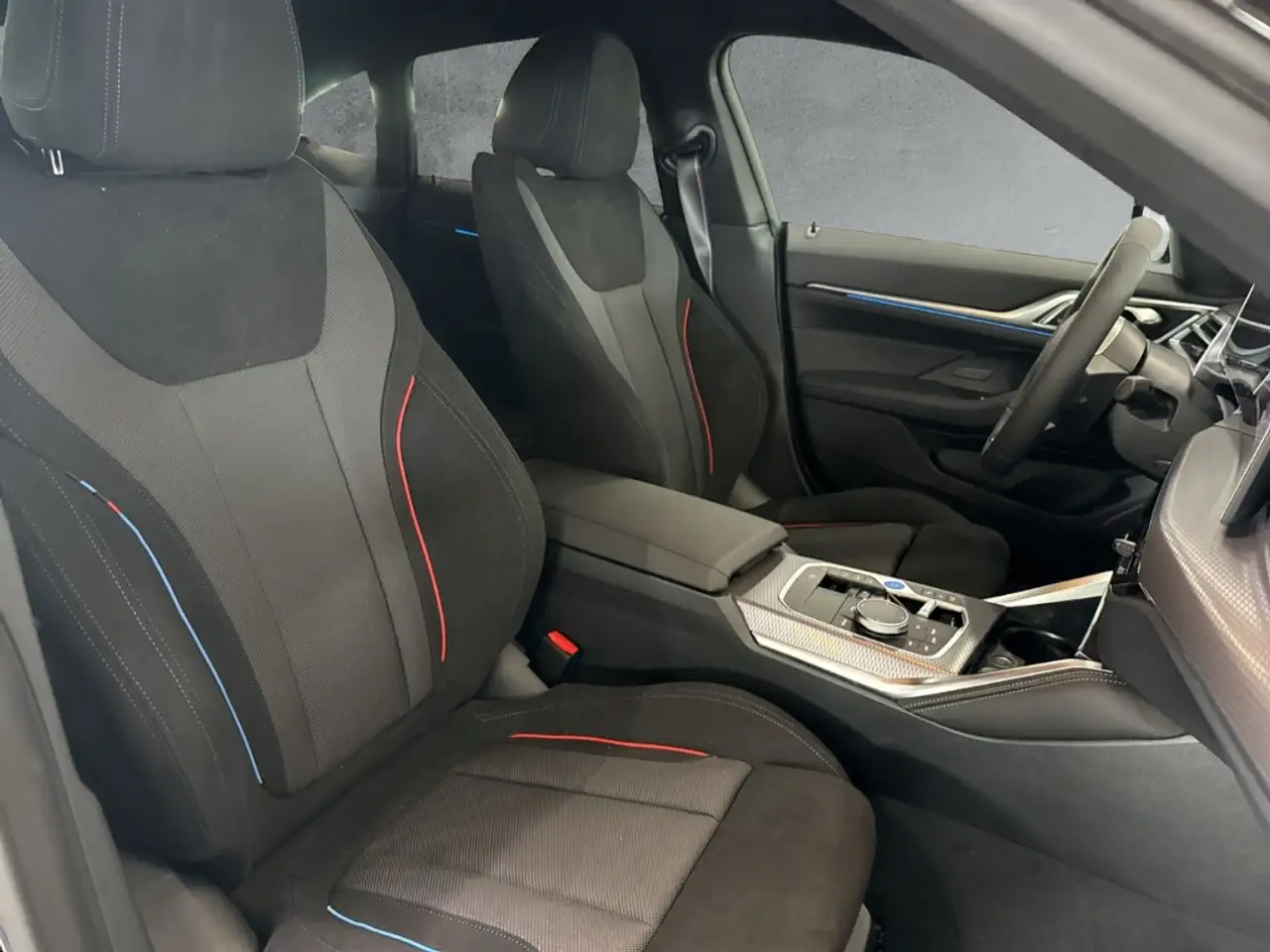 BMW i4 eDrive35 inkl. Service Inklusive Paket 4 Jahre/ohn 10