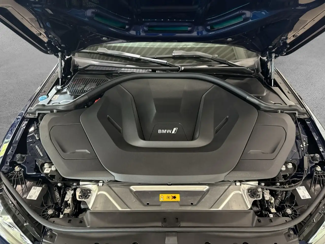 BMW i4 eDrive35 inkl. Service Inklusive Paket 4 Jahre/ohn 13