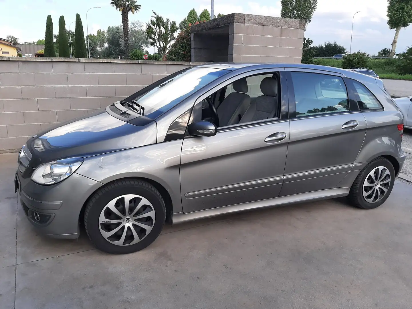 Mercedes-Benz B 150 - 1