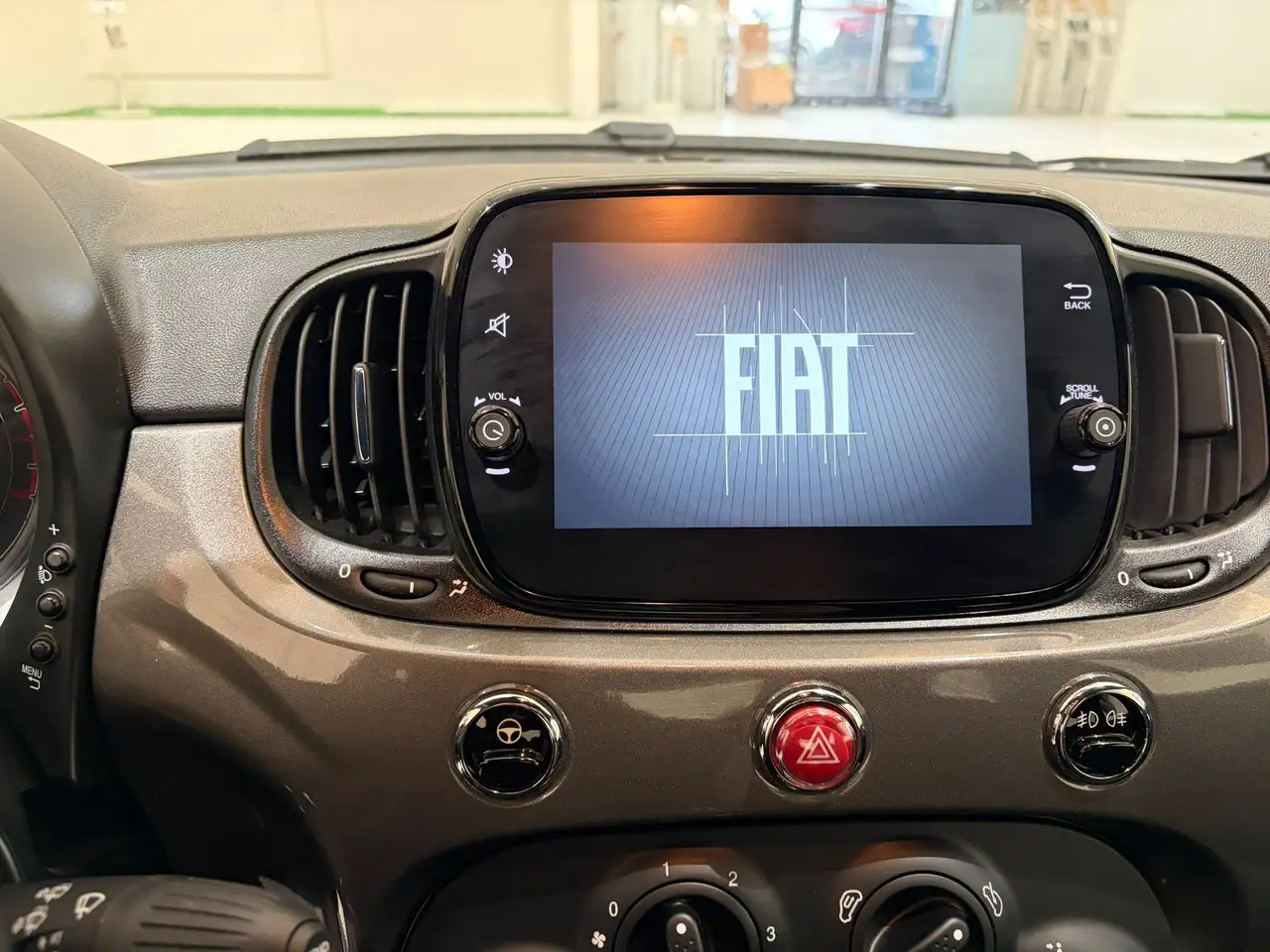 Fiat 500 500 Hybrid 1.0 BSG 70CV MY23 serie 1 12