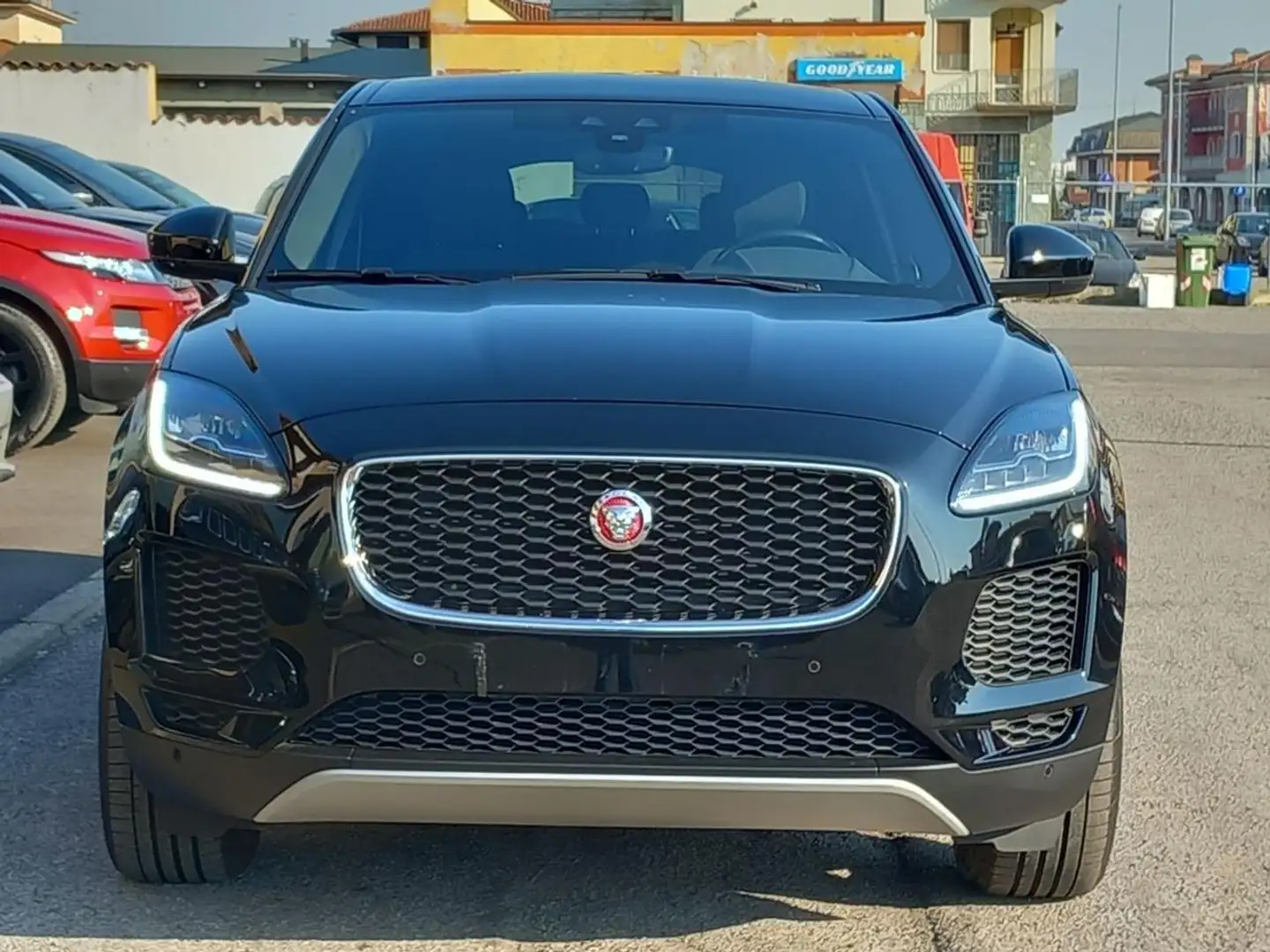 Jaguar E-Pace P200 2.0 AWD aut. S ANDROID-CARPLAY-CAMERA-LED Negro - 2