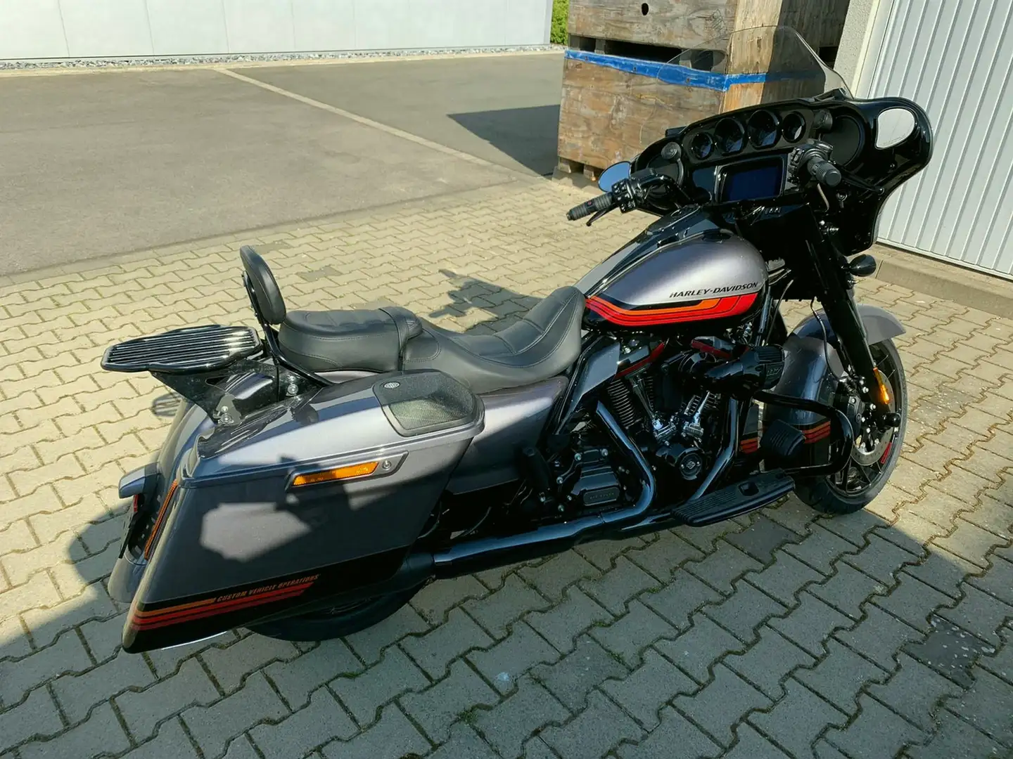 Harley-Davidson Street Glide CVO Modell 2020 neu Grau - 2