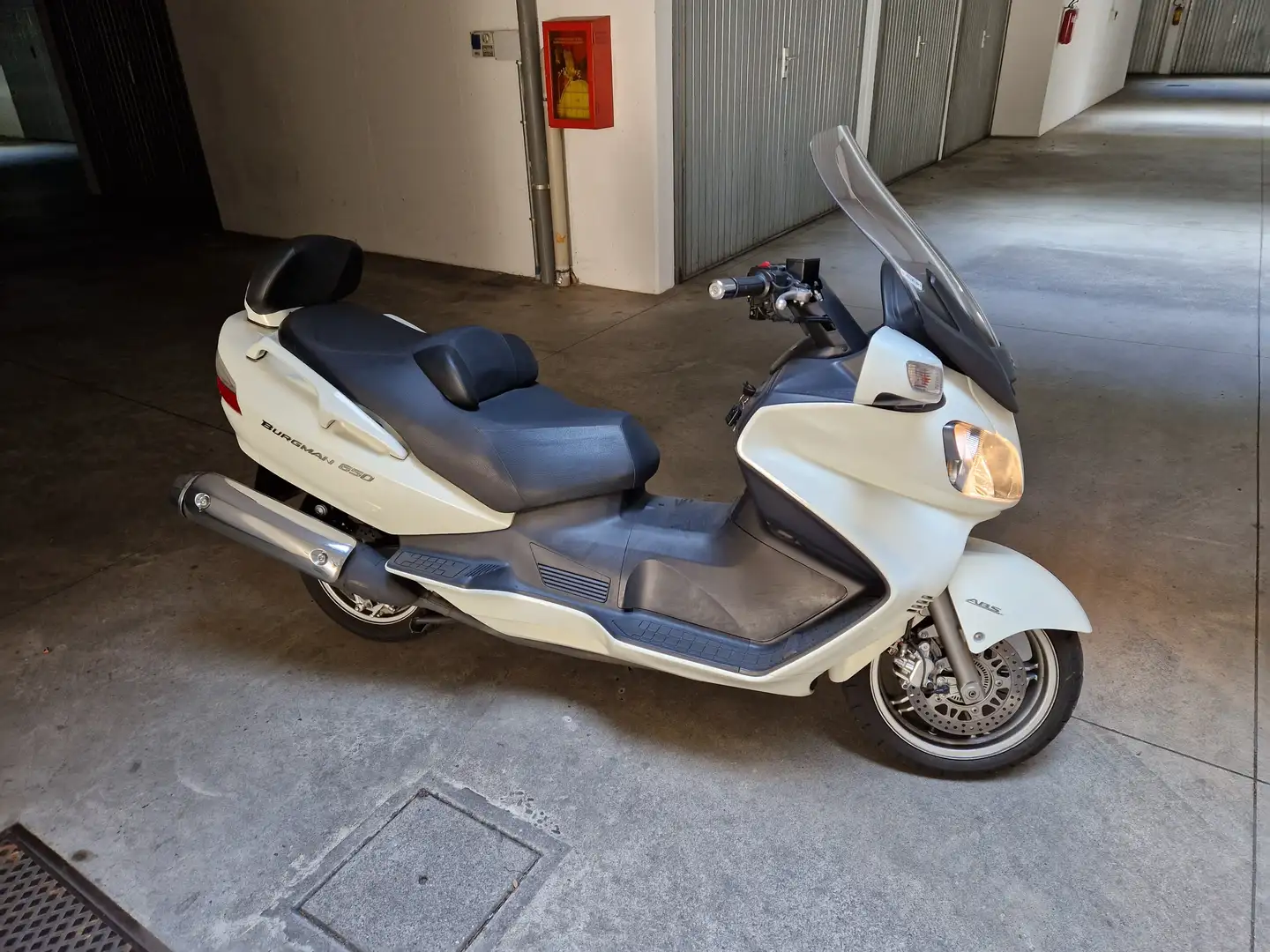 Suzuki Burgman 650 Suzuki Burgman 650 Executive Alb - 1