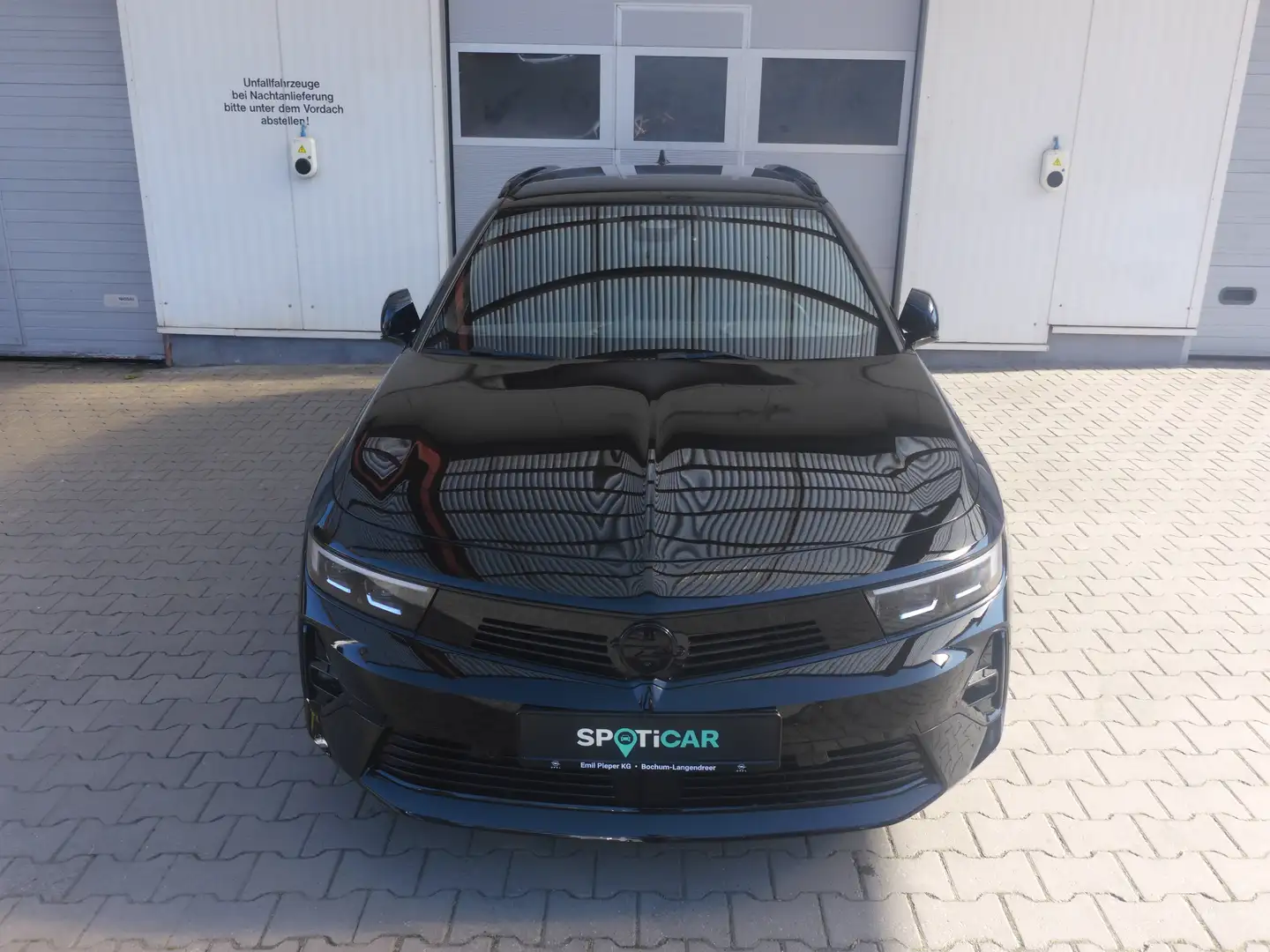 Opel Astra Sports Tourer GS Automatik Schwarz - 2