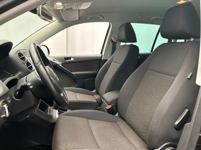 Volkswagen Tiguan view 6