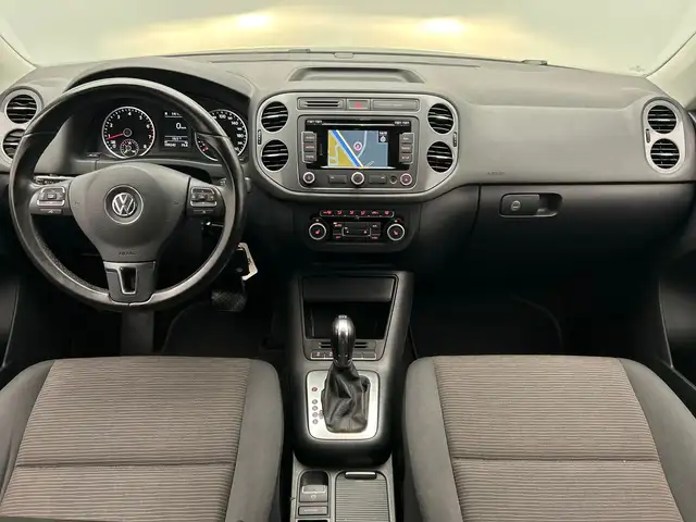 Volkswagen Tiguan view 2