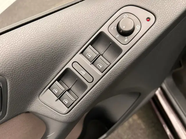 Volkswagen Tiguan view 29