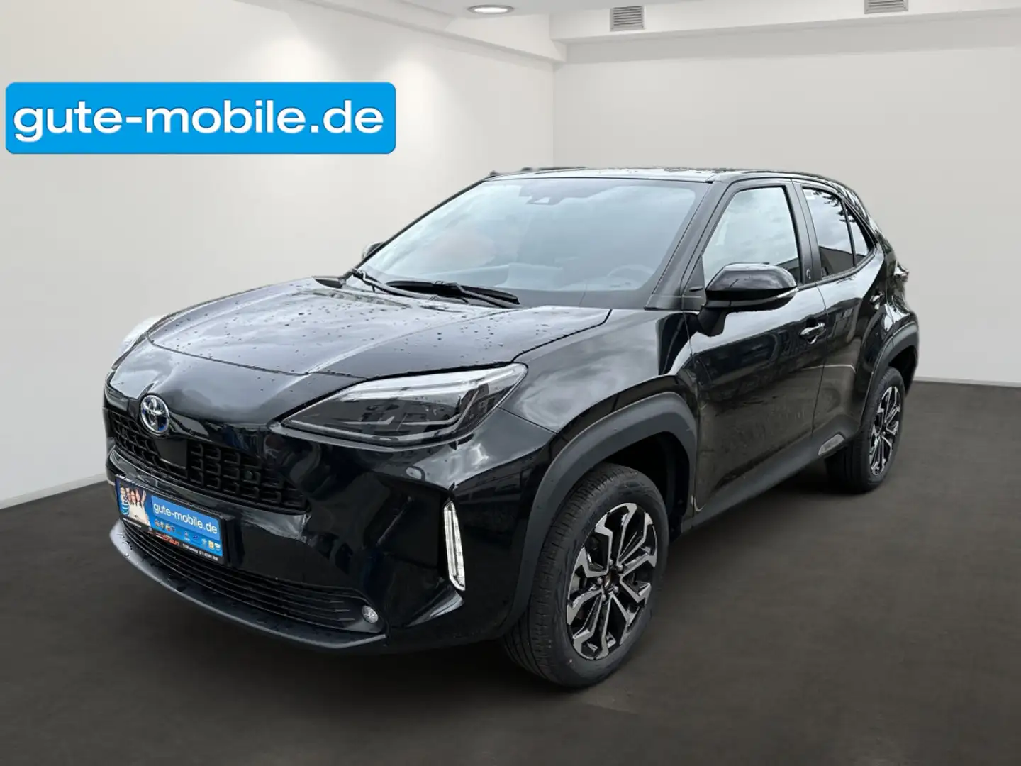 Toyota Yaris Cross Hybrid 2WD Team Deutschland*Kamera*Sofort Černá - 1