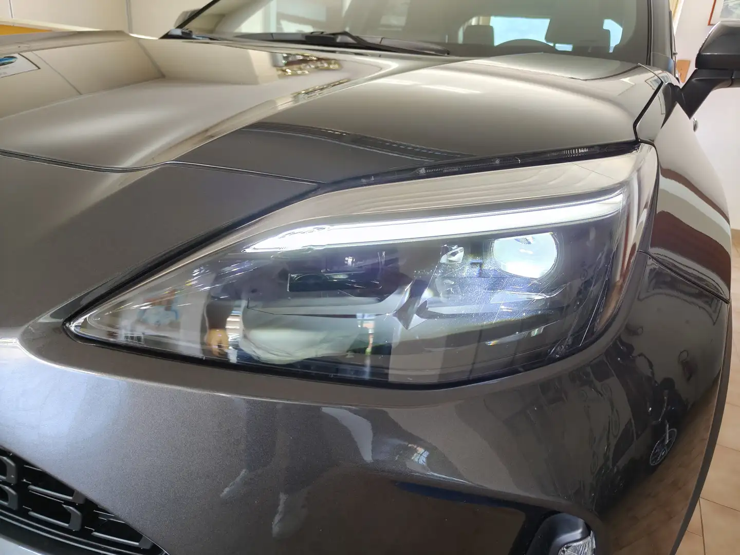 Toyota Yaris Cross Yaris Cross 1.5h Trend fwd 115cv e-cvt Gris - 2