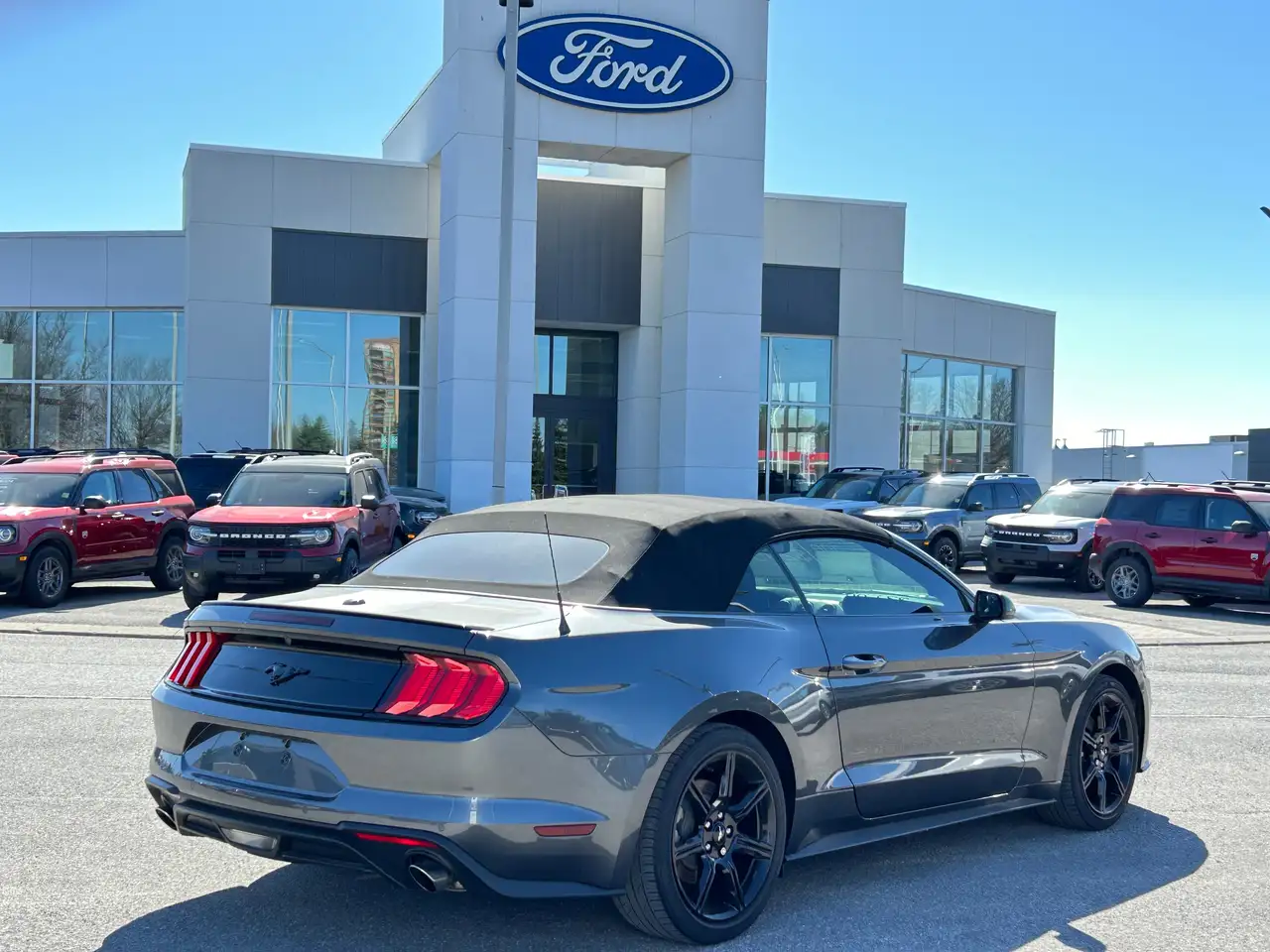 Ford Mustang снимка Ford Mustang