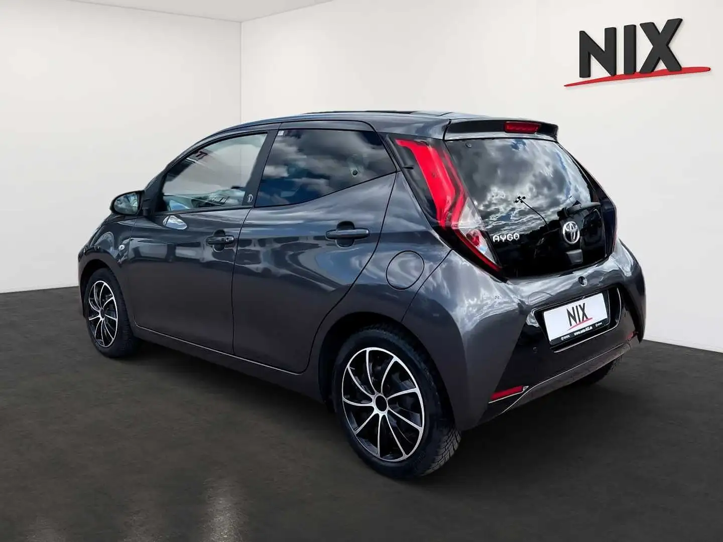 Toyota Aygo 1.0 x-play Team D KAMERA FALTDACH Grau - 2