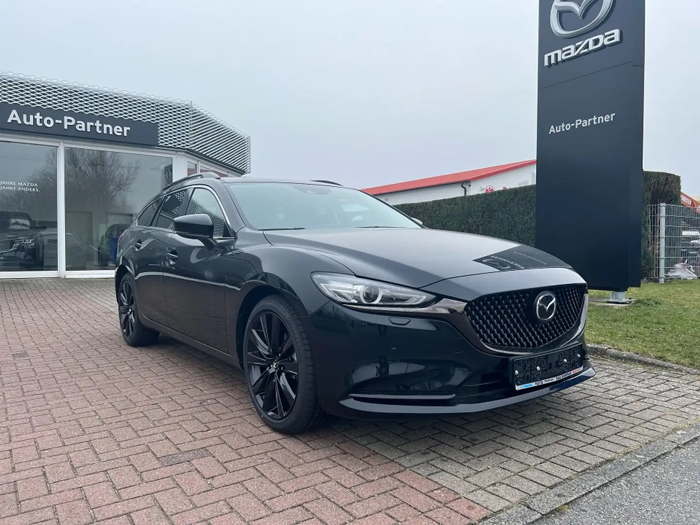 Mazda 6 2.5L SKYACTIV G 194ps 6AT FWD HOMURA SUNR Schwarz - 1