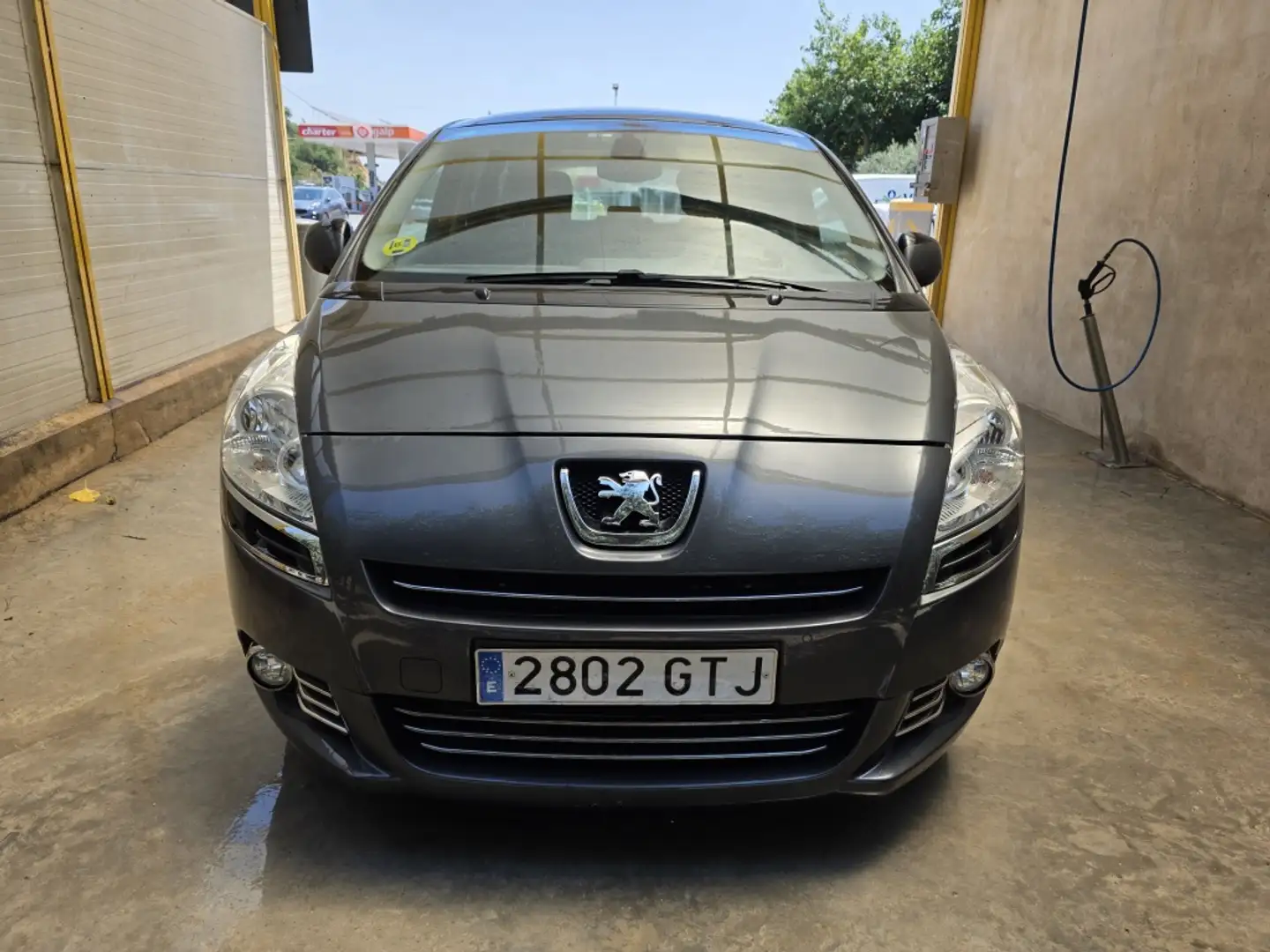Peugeot 5008 1.6HDI Premium Gris - 1
