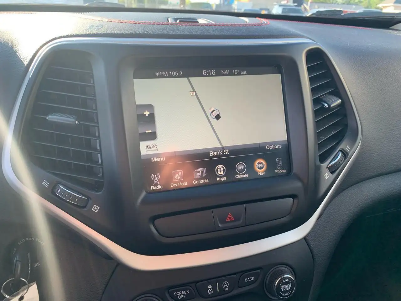 Jeep Cherokee снимка Jeep Cherokee