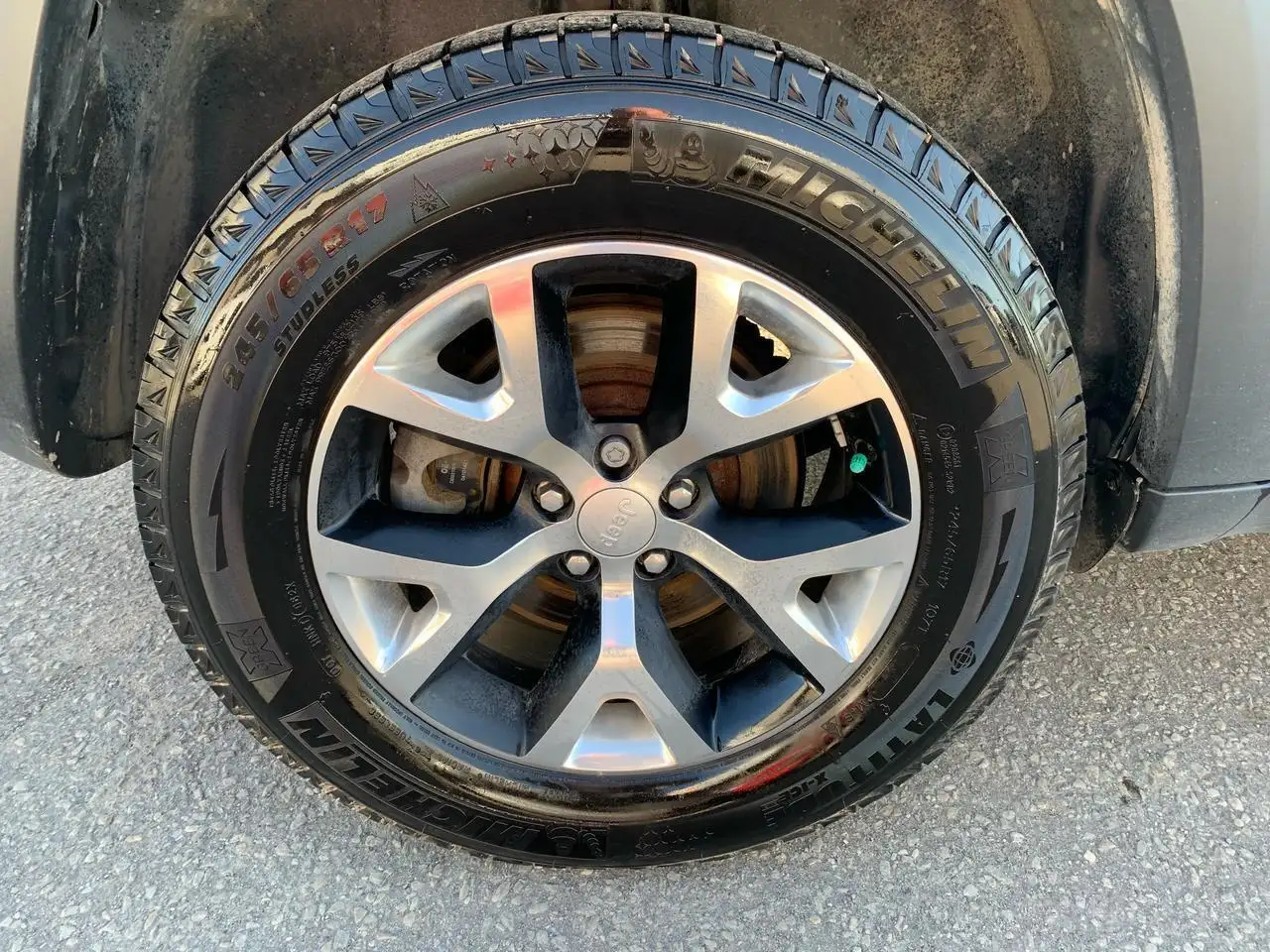 Jeep Cherokee снимка Jeep Cherokee