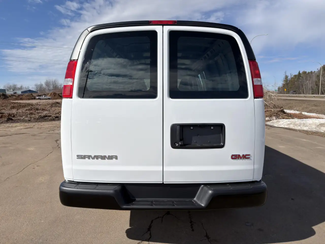 GMC Savana снимка GMC Savana