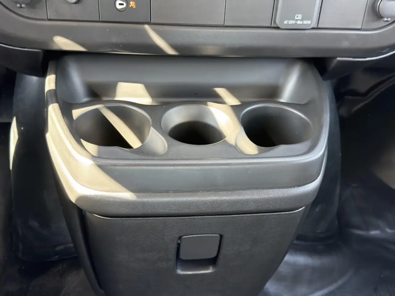 GMC Savana снимка GMC Savana