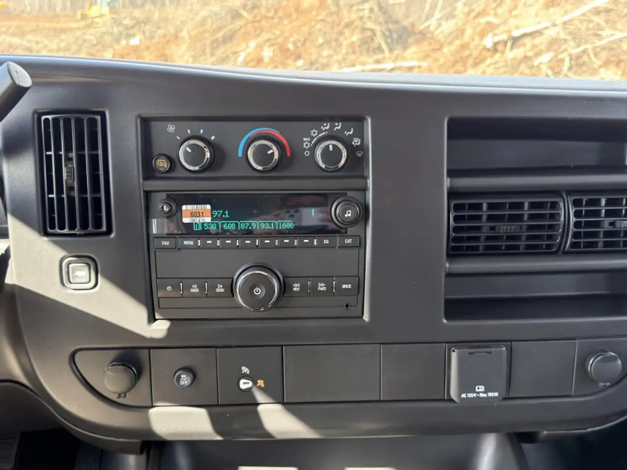 GMC Savana снимка GMC Savana