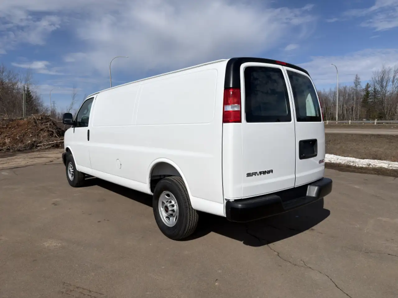 GMC Savana снимка GMC Savana