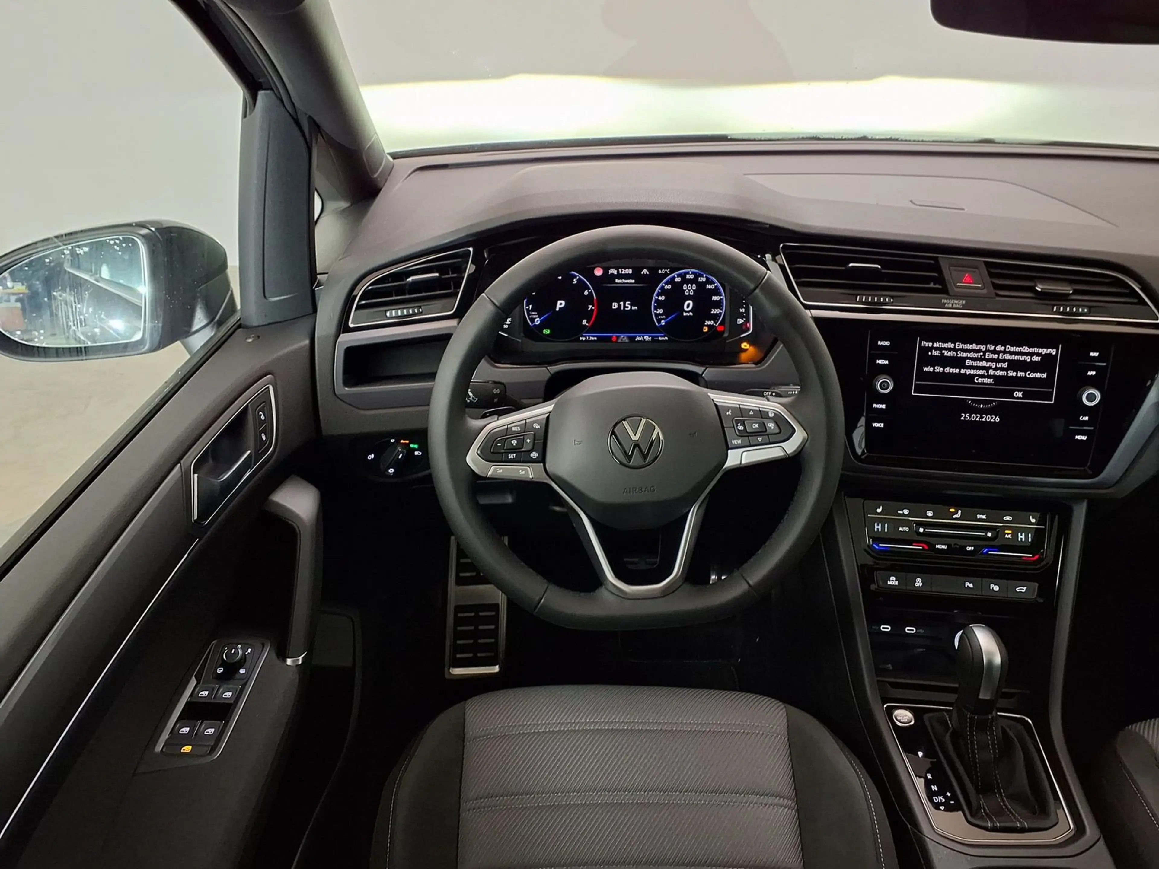 Volkswagen Touran Highline R-Line ACC|AHK|RFK|PANO|7-Sit... — photo 12