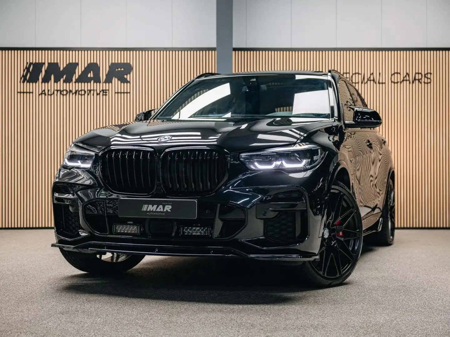 BMW X5 xDrive45e High Executive | Pano | Trekhaak | Lucht Schwarz - 1