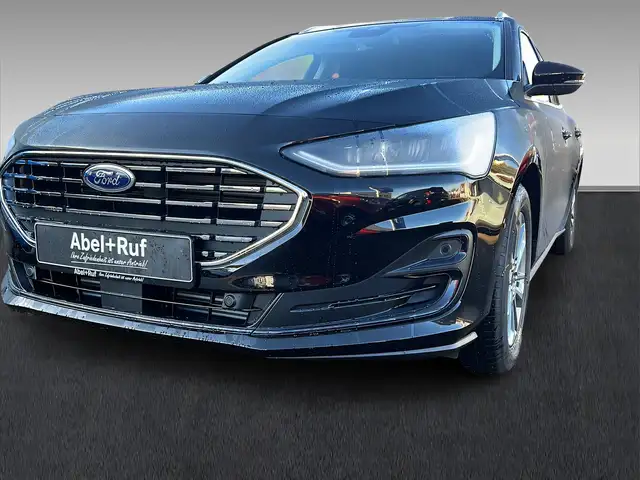 Ford Focus view 3