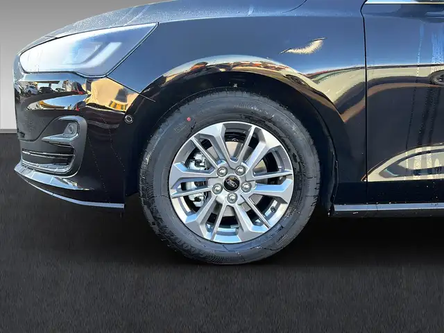 Ford Focus view 4