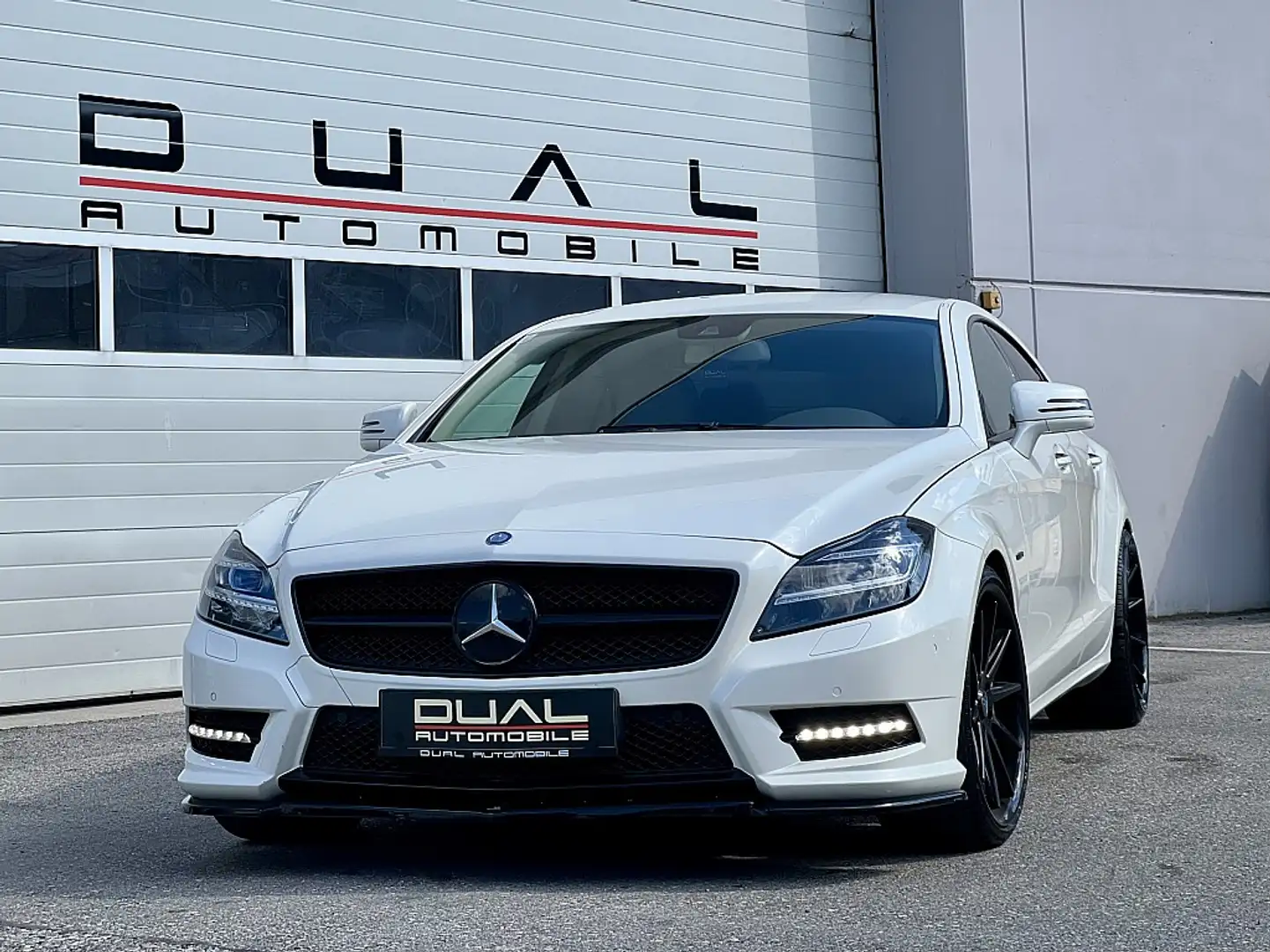 Mercedes-Benz CLS 500 CLS 500 BlueEfficiency Aut./AMG-PAKET/LUFT/ACC/H&K Weiß - 1