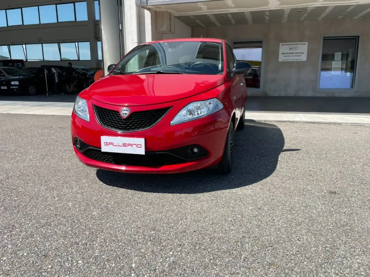 Lancia Ypsilon 1.0 FireFly 5 porte S&S Hybrid Ecochic Gold Rosso - 1
