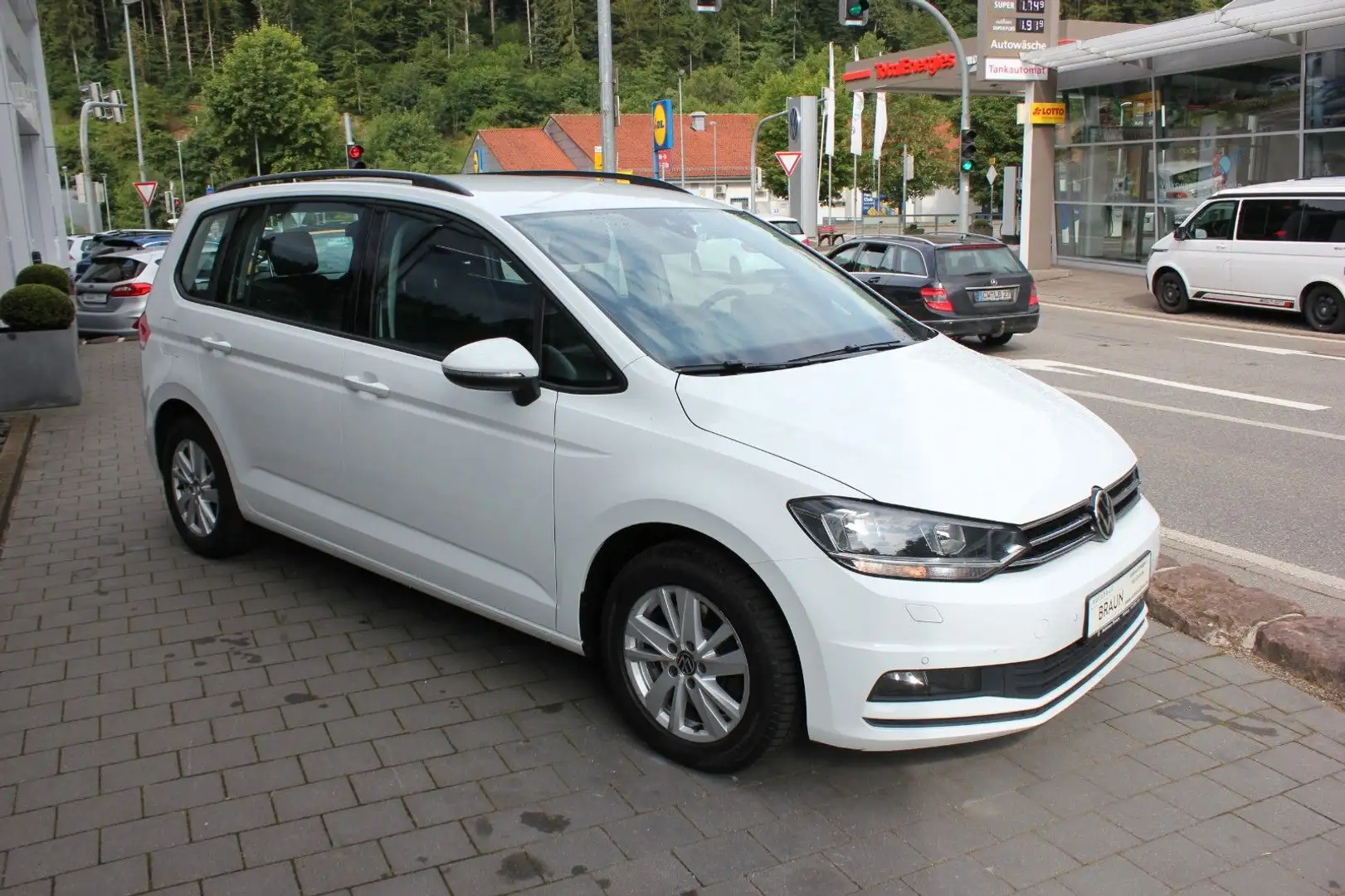 Volkswagen Touran Comfortline 2.0 TDI Navi,PDC,Standheiz. Weiß - 2