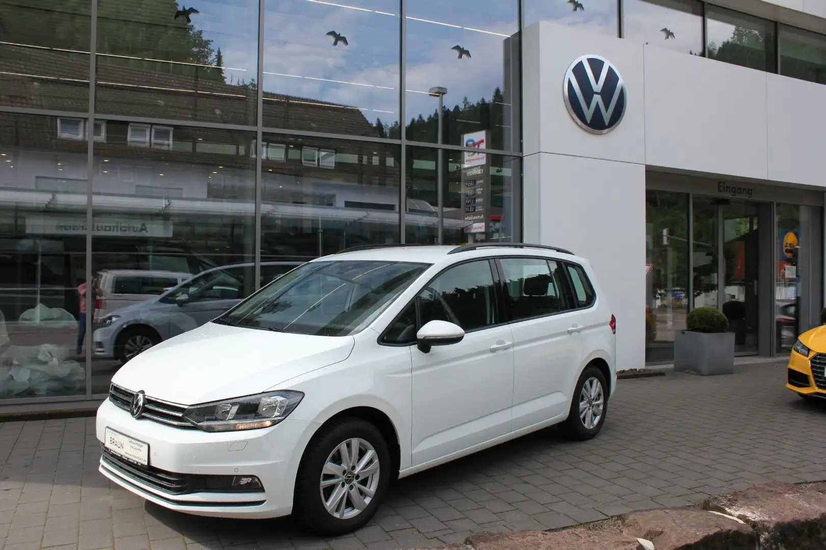 Volkswagen Touran Comfortline 2.0 TDI Navi,PDC,Standheiz. Weiß - 1