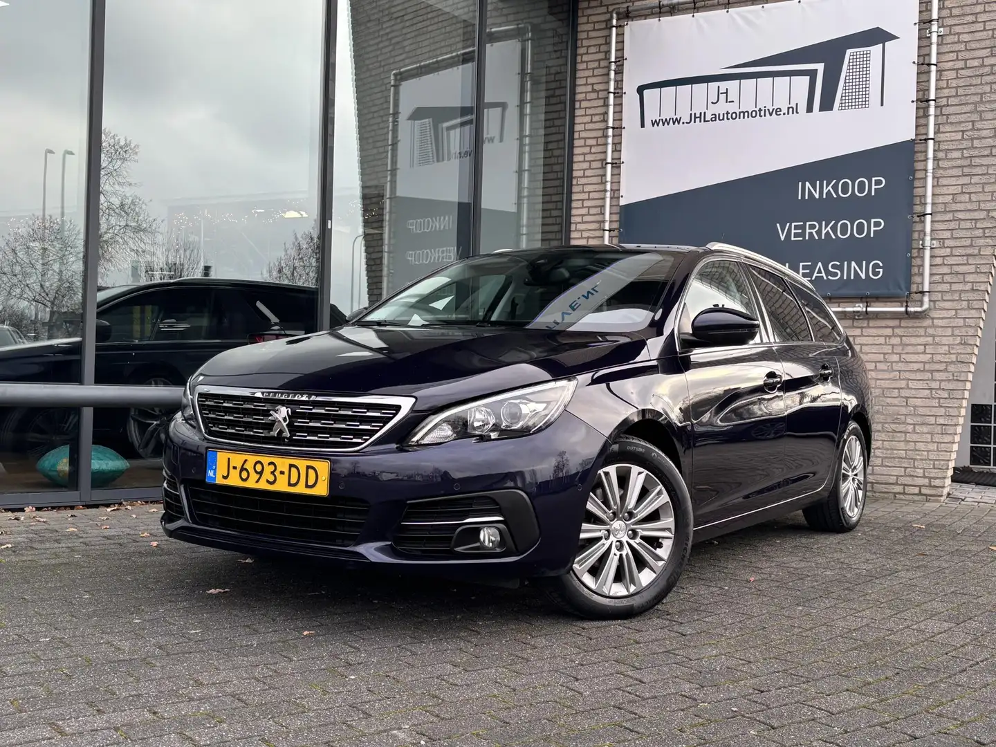Peugeot 308 SW 1.2 *130PK*ECC*CRUISE*CAM*HAAK*CARPLAY*PANO* Blau - 1