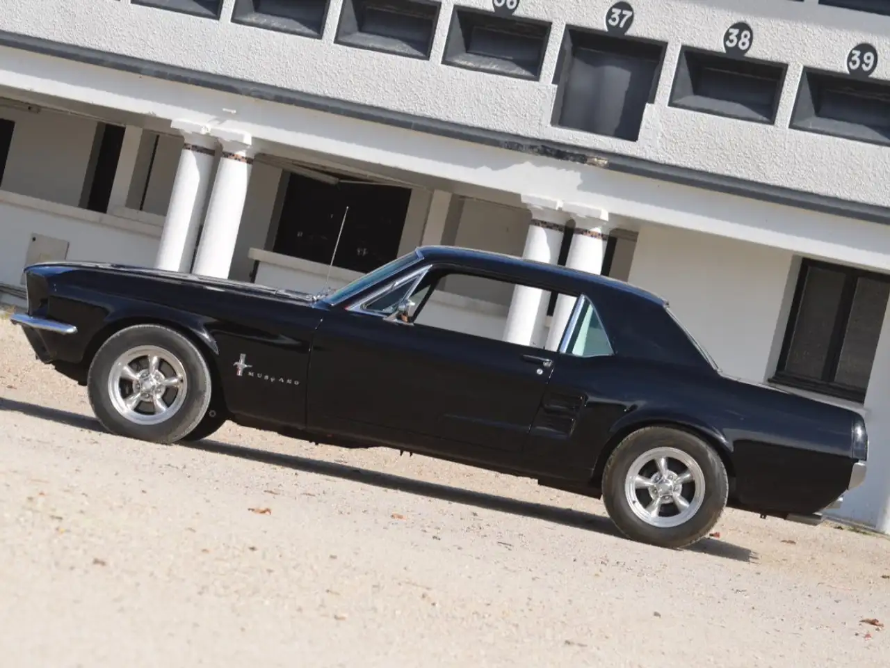 Ford Mustang 289 ci V8 220 CH Coupé, foto 11