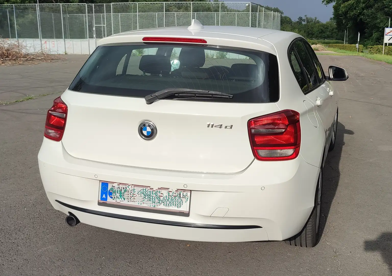 BMW 114 114d Weiß - 2