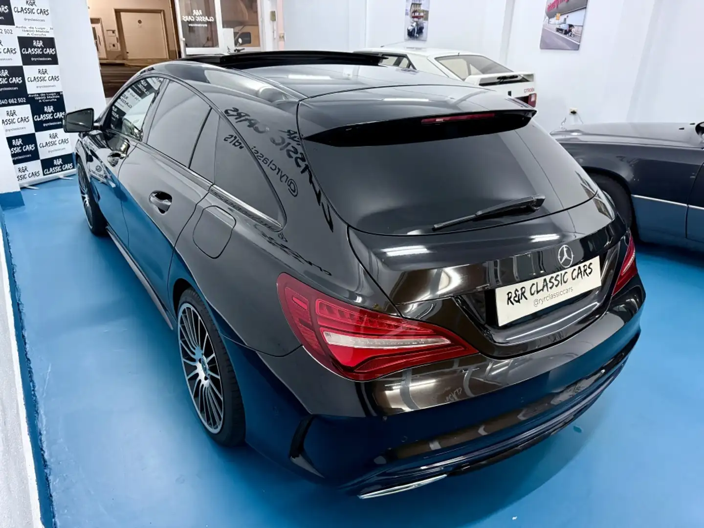 Mercedes-Benz CLA 220 Shooting Brake 220d 4Matic 7G-DCT Negro - 2