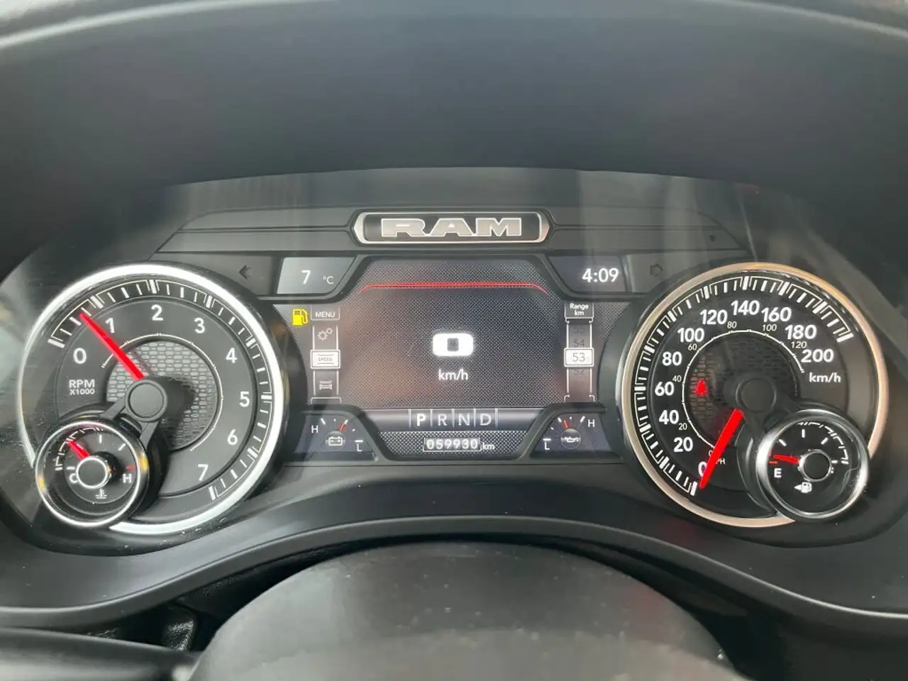 RAM 1500 снимка RAM 1500